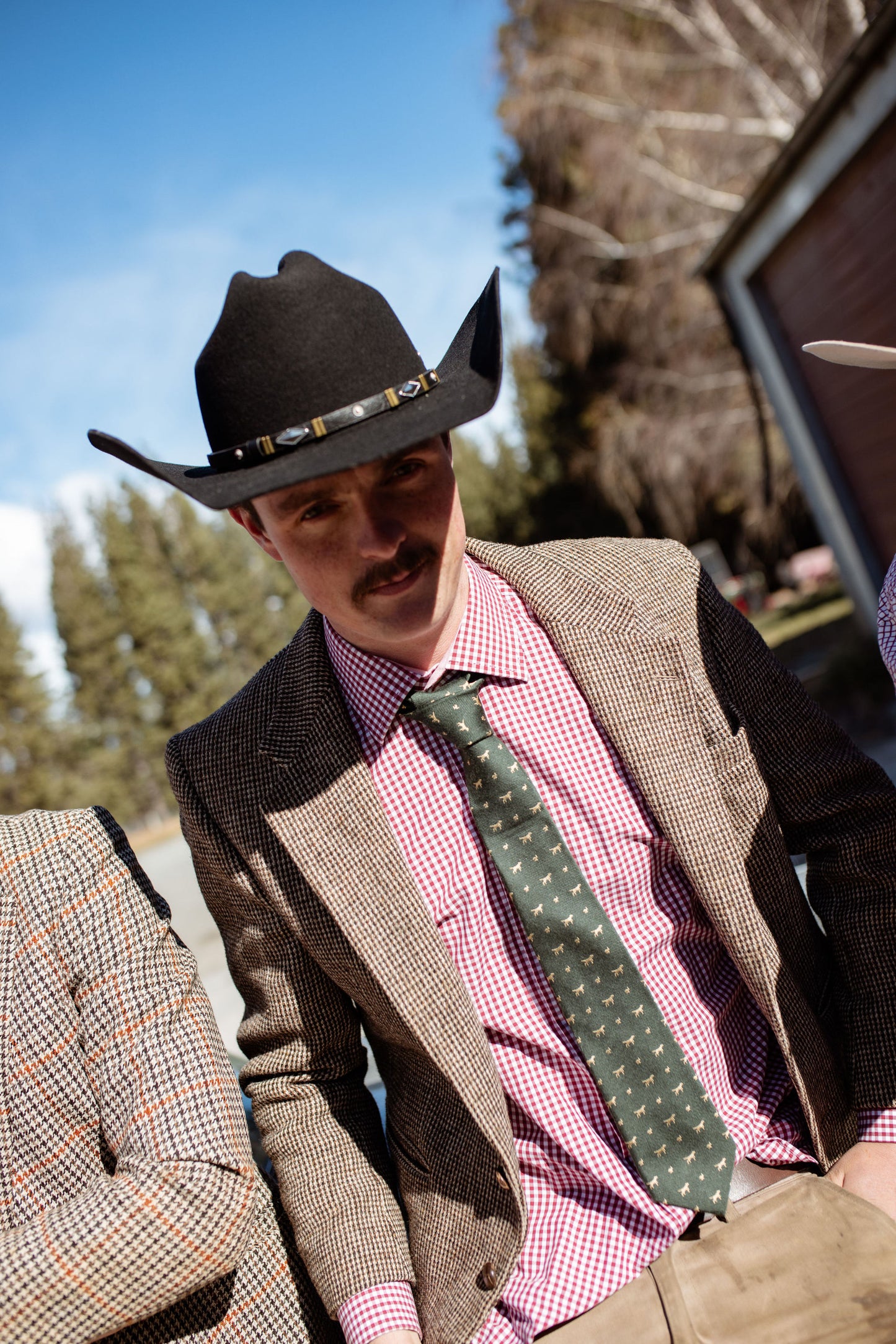 Hound & Hare neck tie