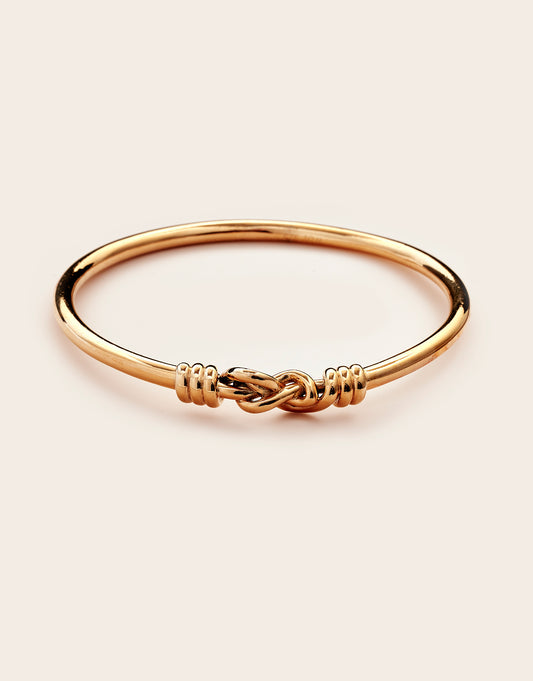 Elegant Eight Gold Bangle